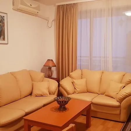 Lovely Holiday Efir , With Pool Near Beach, Efir Complex, Parking アパート *