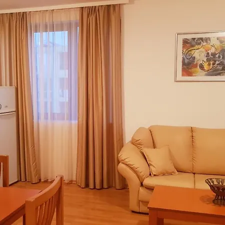 Lovely Holiday Efir , With Pool Near Beach, Efir Complex, Parking サニービーチ